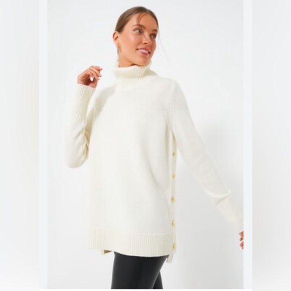 Tuckernuck Sweaters - Tuckernuck Winter White Sophia Sweater Cream 100% Wool Turtleneck Gold Button L